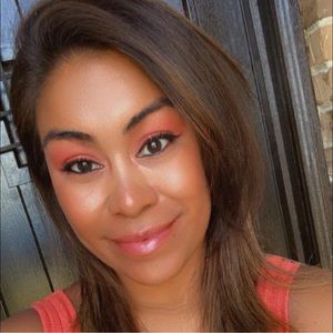 Meet your Posher, Ana